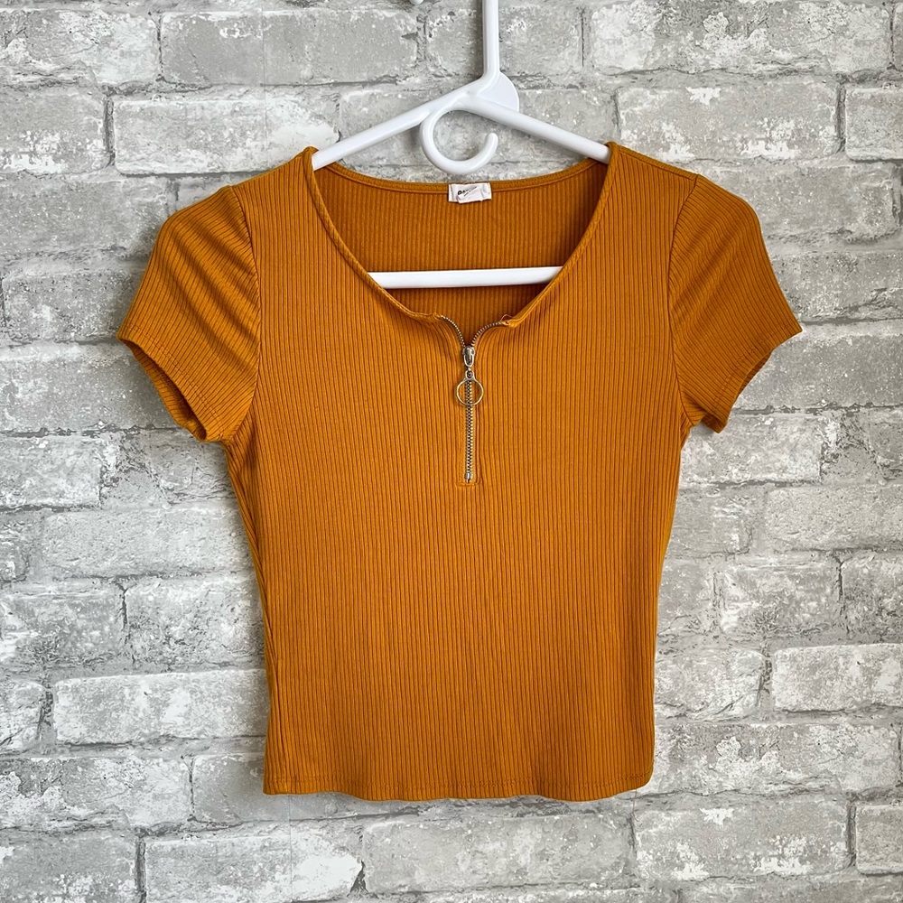 Cropped Tee